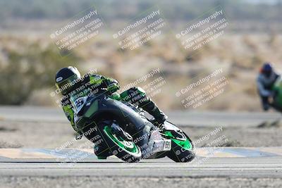 media/Dec-07-2025-CVMA (Sun) [[3e7d2de5dc]]/Race 12- Formula 40 MW and LW/